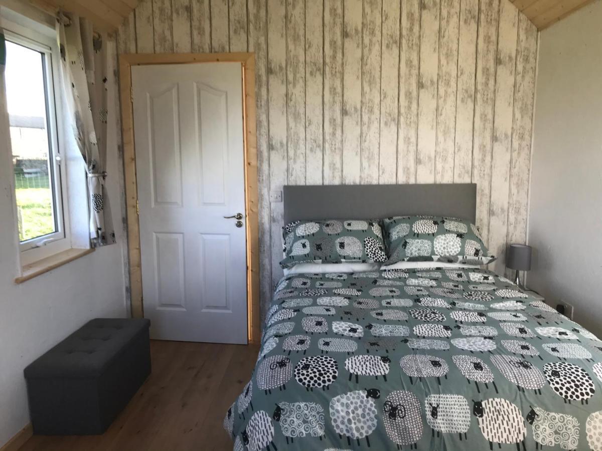 The Snuggly Sheep Shepherd Hut Farm Stay Ballyshannon Luaran gambar