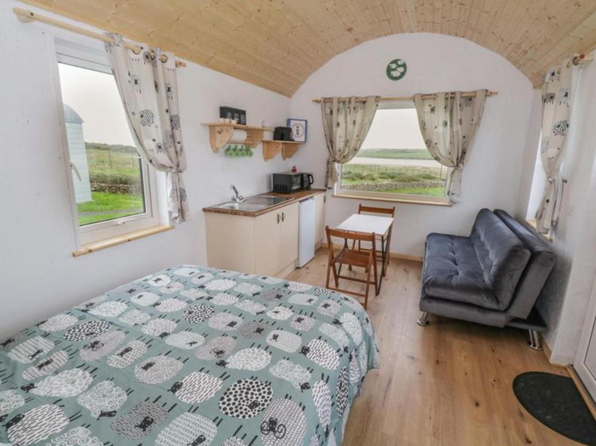 The Snuggly Sheep Shepherd Hut Farm Stay Ballyshannon Luaran gambar